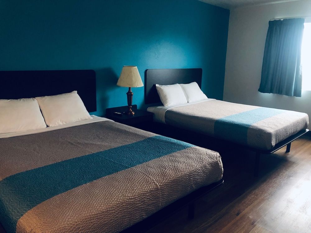 Troy Inn and Suites - photo 7