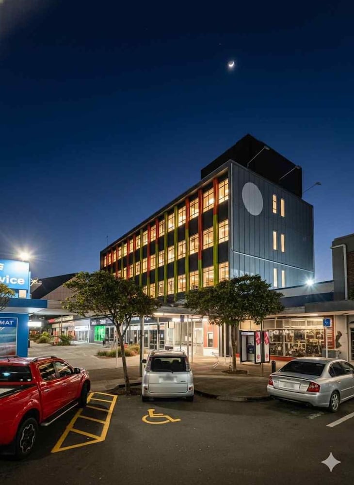 The Post Hotel — hotel in Porirua
