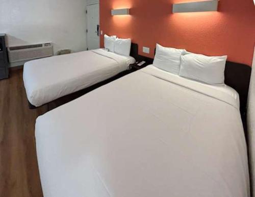 Studio 6 Suites Riverside CA South - photo 22