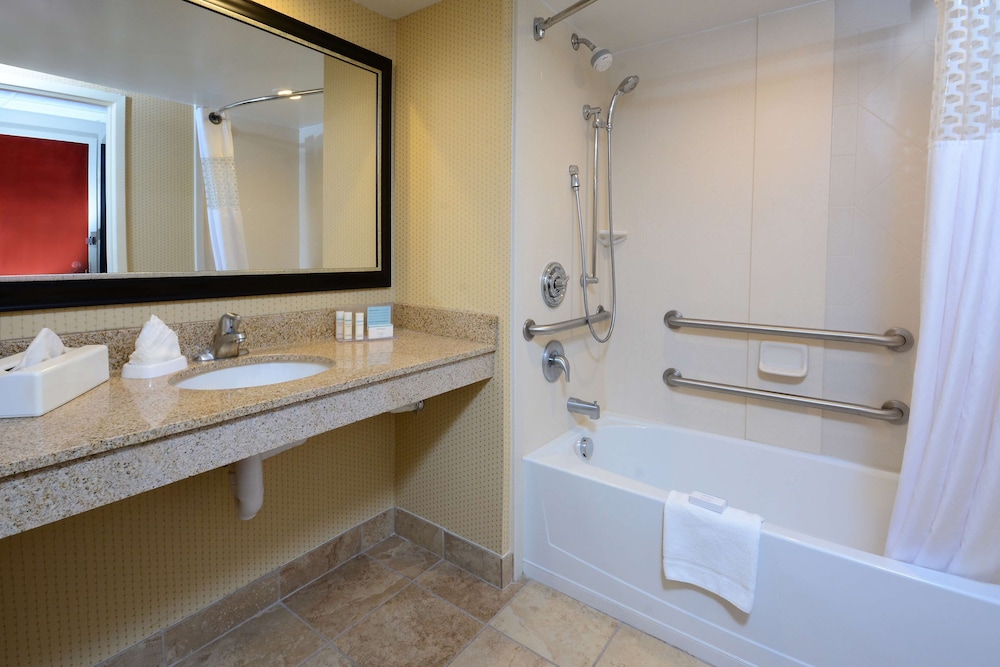 Hampton Inn Raleigh Town Of Wake Forest - photo 31