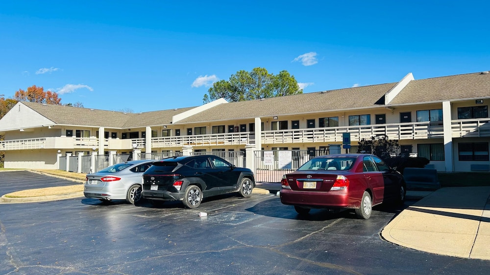 Super 7 Inn Tupelo - photo 44