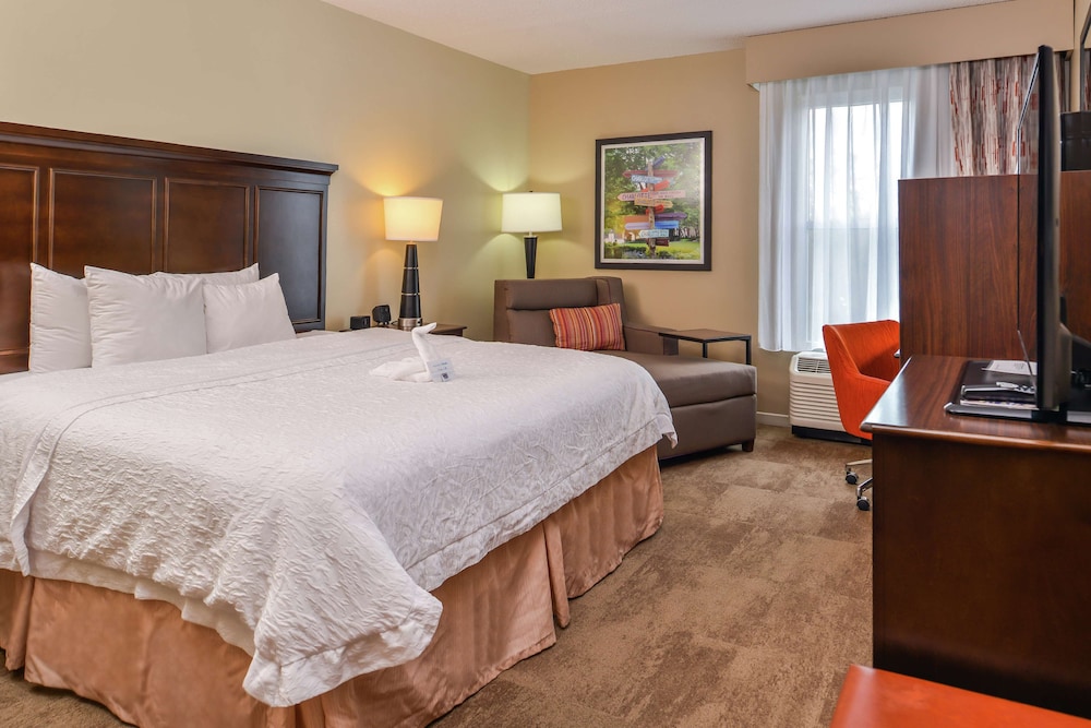 Hampton Inn & Suites Charlotte Arrowood Rd. - photo 14