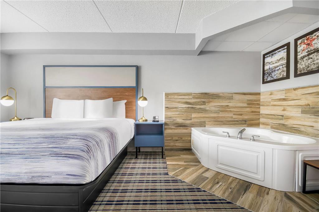 AmericInn by Wyndham Wausau - photo 28