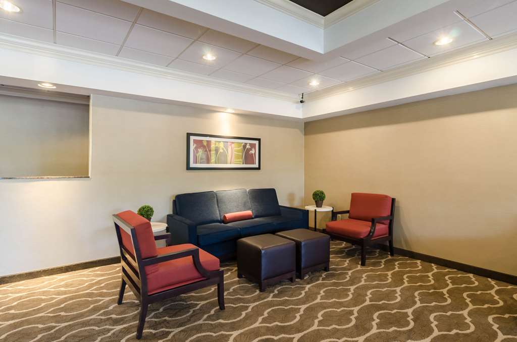 Comfort Inn Randolph Boston - photo 8