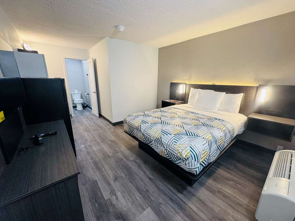 Motel 6 Detroit Southgate - photo 12
