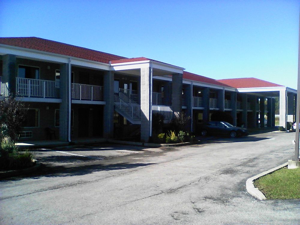 Campton Parkway Inn - featured photo