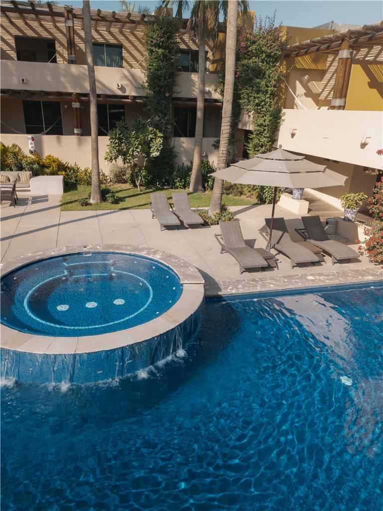 Los Patios Hotel