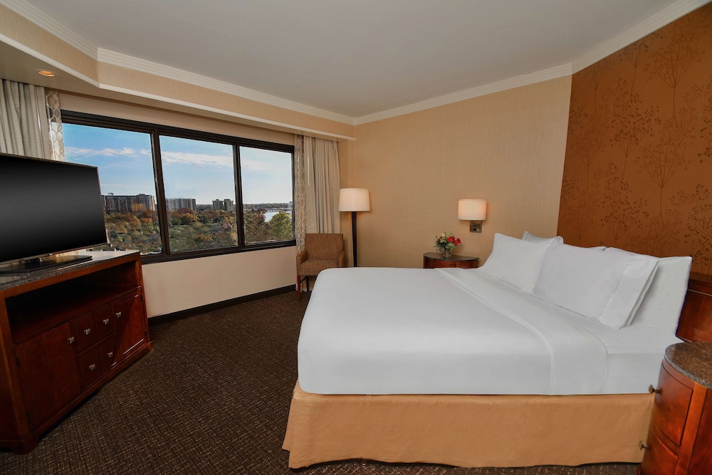 Embassy Suites by Hilton Austin Downtown South Congress - photo 41