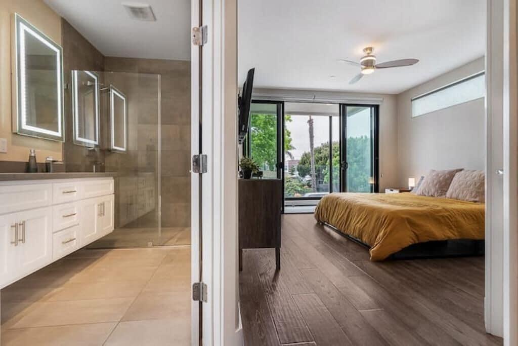 Bright Designer Oasis Block from Bay Roof Deck in San Diego, United States