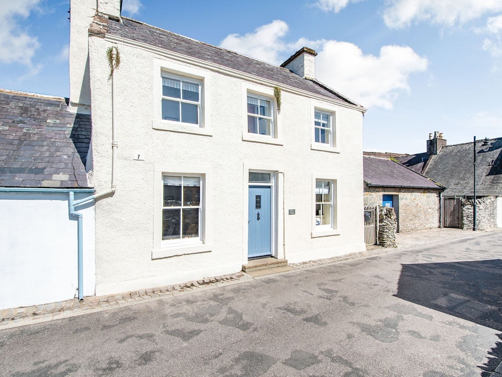 Priory Walk — 4-Star Luxury Hotel in Newton Stewart, United Kingdom