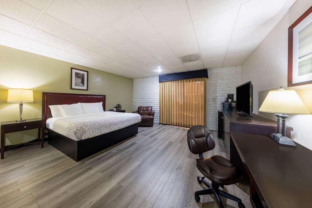Baymont by Wyndham El Dorado - photo 19