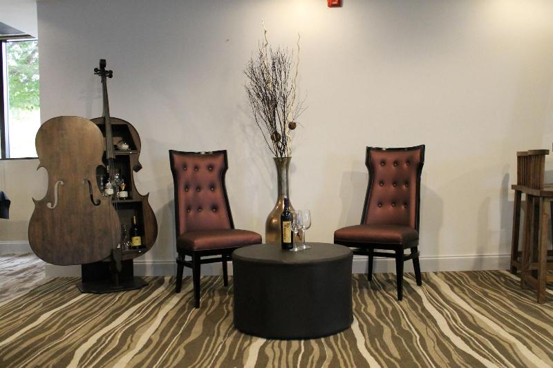 Regalia Hotel & Conference Center - photo 28