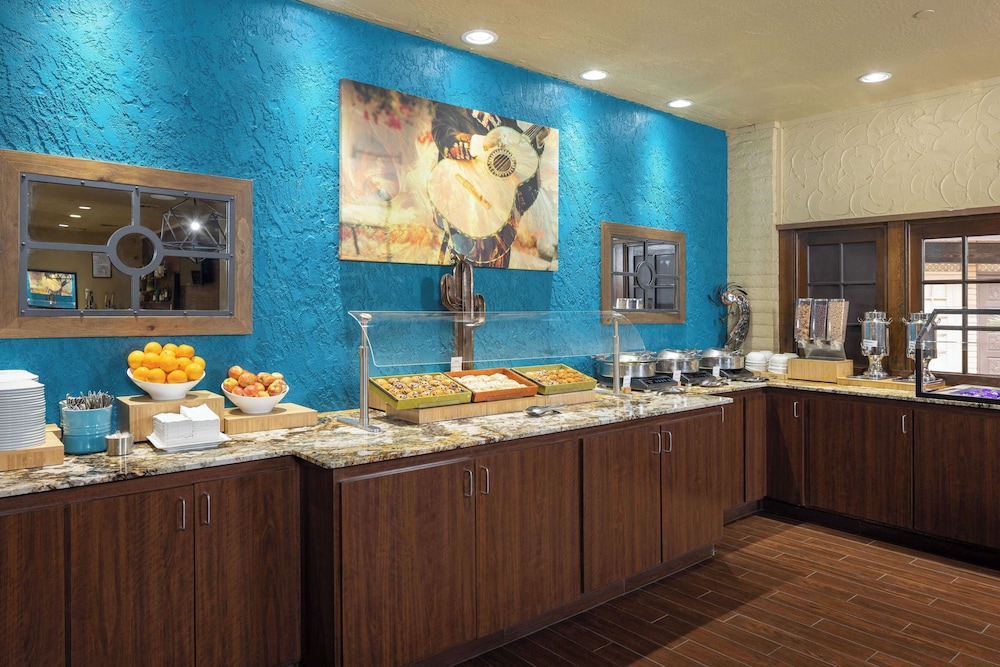 DoubleTree Suites by Hilton Tucson Williams Center - photo 51