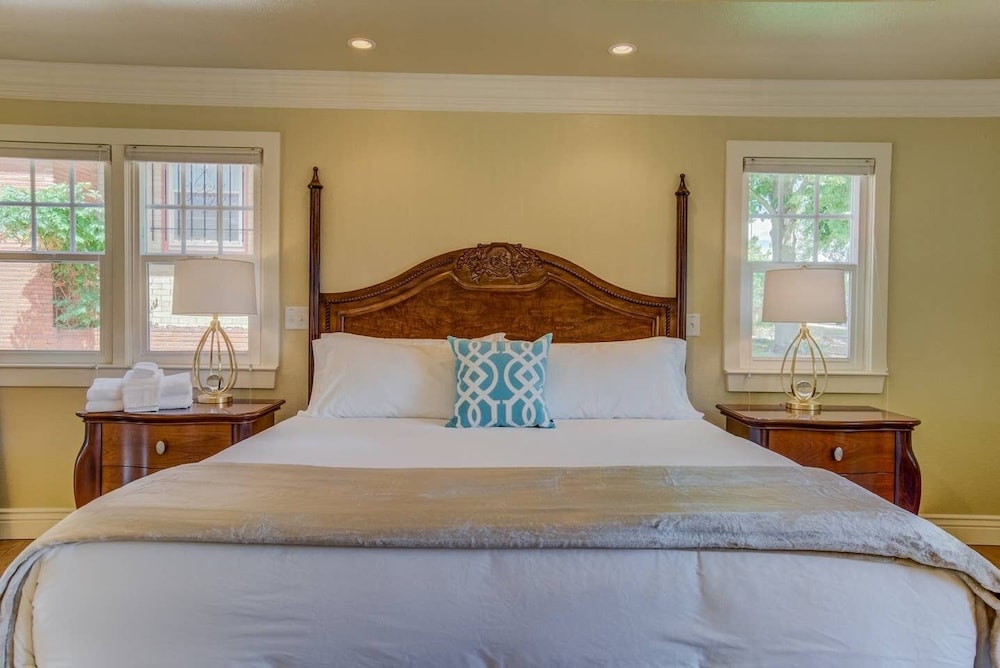 5BR Mnt Viewsdowntown Luxuryfirepit & RV Parking - photo 14
