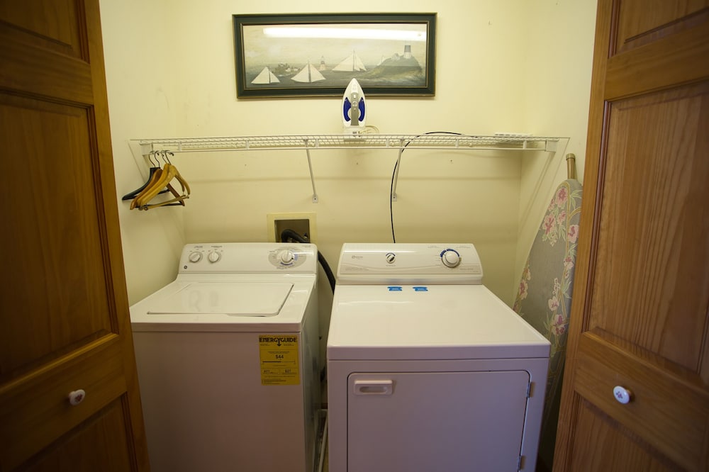Hill View Motel and Cottages - photo 12