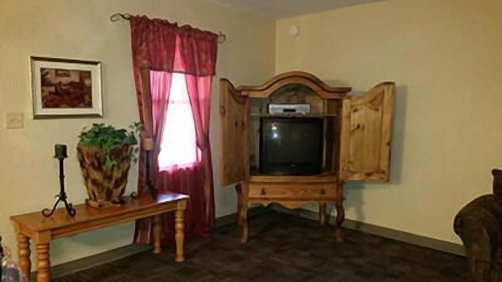 Taneycomo Lakefront Resort - photo 12
