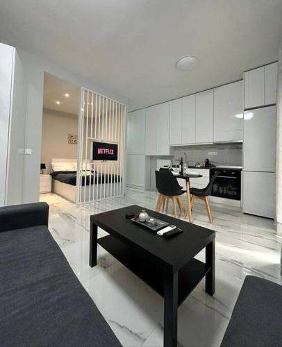 Ellis Oasis Apartment — 4-Star Luxury Hotel in Thessaloniki, Greece