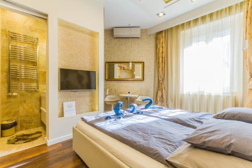 Chain Bridge Studio Apartment — 4-Star Luxury Hotel in Budapest, Hungary