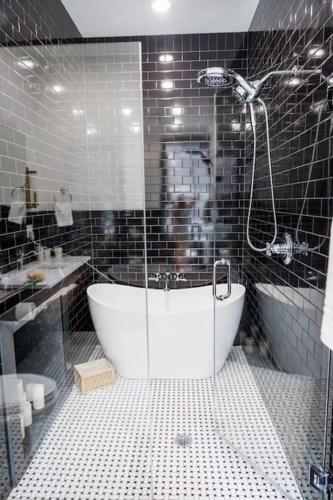 The Gas Lamp Hotel 1BR Adams - photo 29