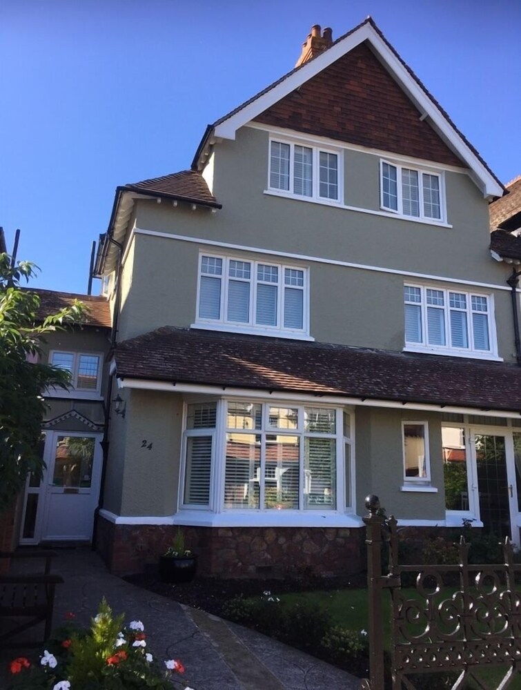 Tranmere House — 4-Star Luxury Hotel in Minehead, United Kingdom