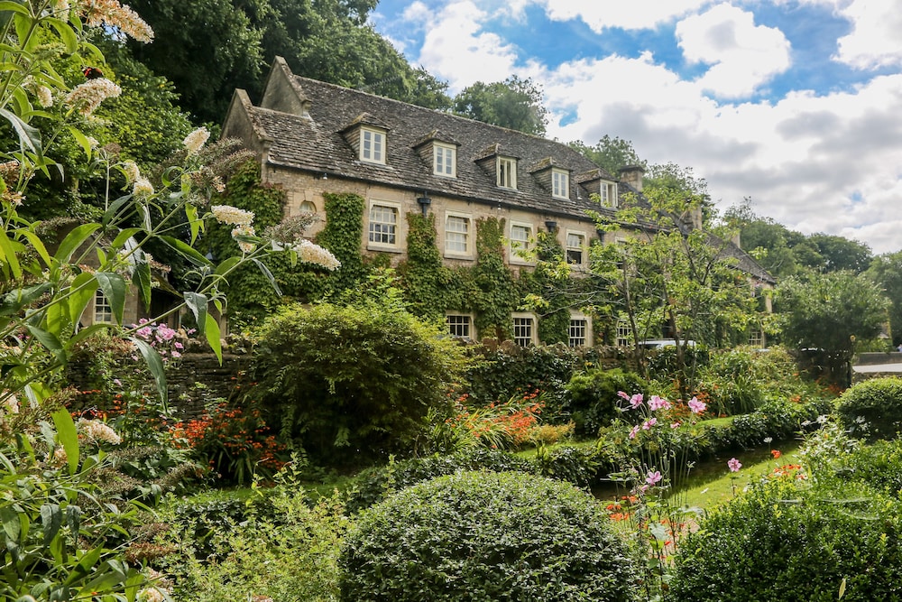 Swan Hotel — hotel in Cirencester
