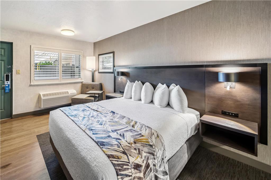 Best Western Plus Hilltop Inn - photo 28