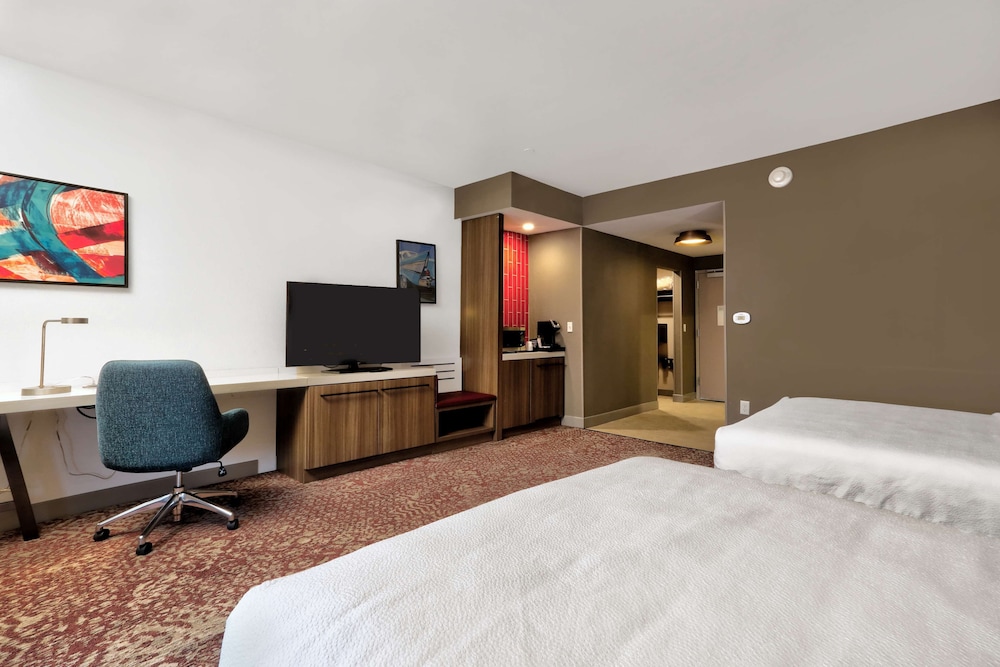 Hilton Garden Inn Bel Air - photo 29