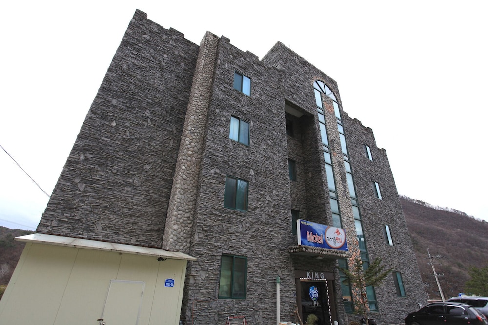 Yeongwol Gimsatgat — hotel in Neietsu