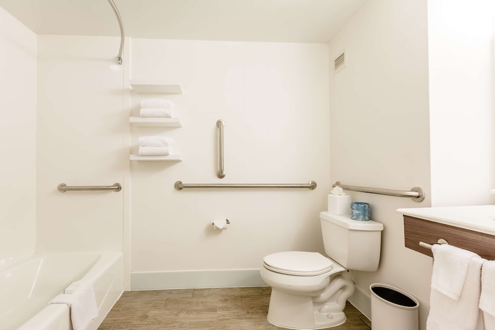 Hampton Inn St. Charles St. Peters - photo 25