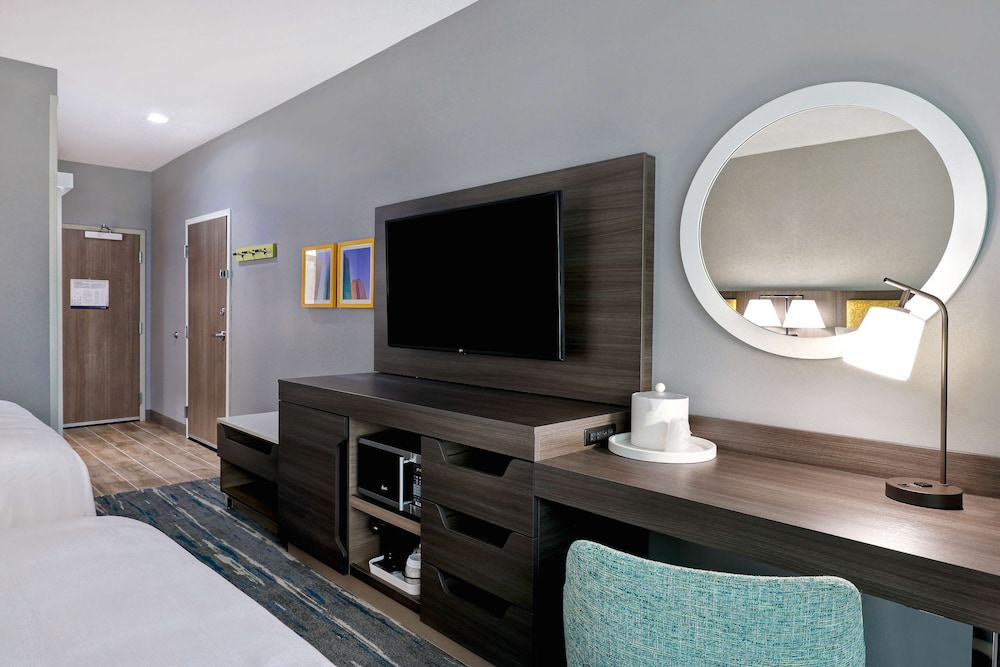 Hampton Inn & Suites Houston East Beltway 8 - photo 40