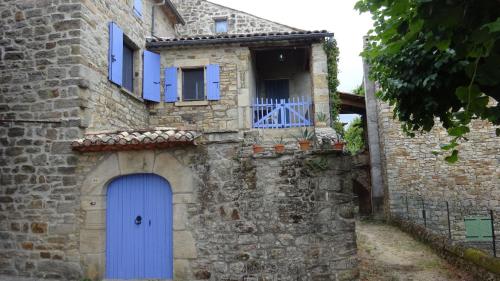 La Manchote - carbon neutral hotel in Unknown City