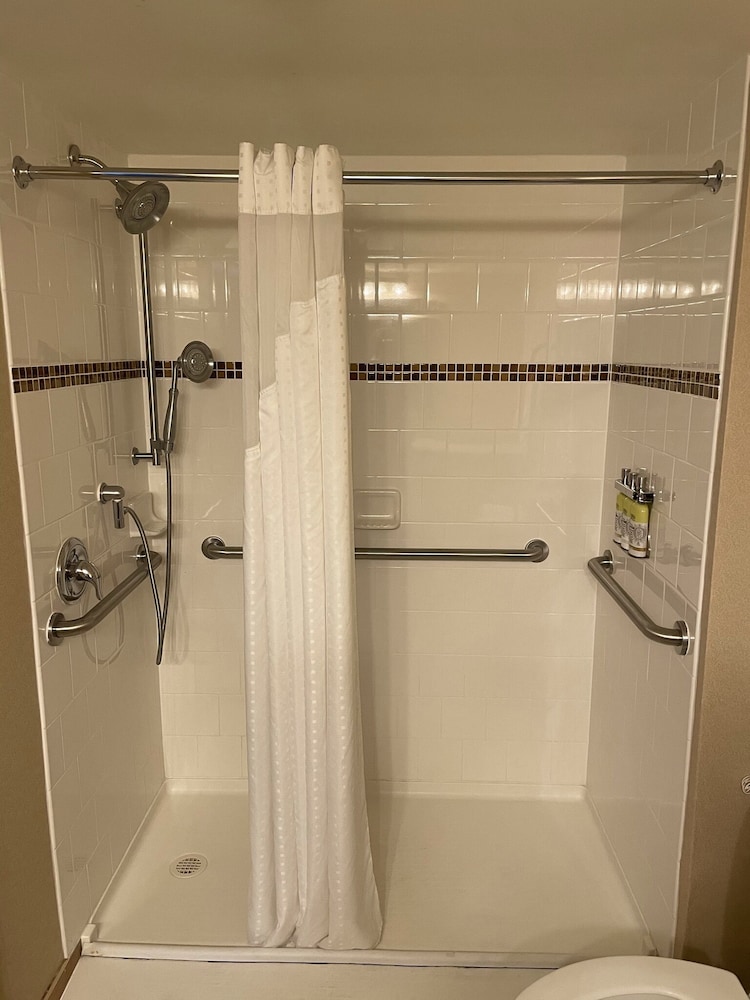 Holiday Inn Express Philadelphia Penns Landing by IHG - photo 36