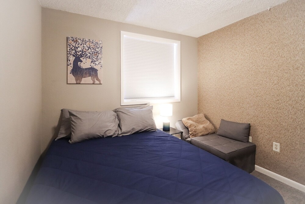 Downtown Granby Retreat & Spa - photo 4