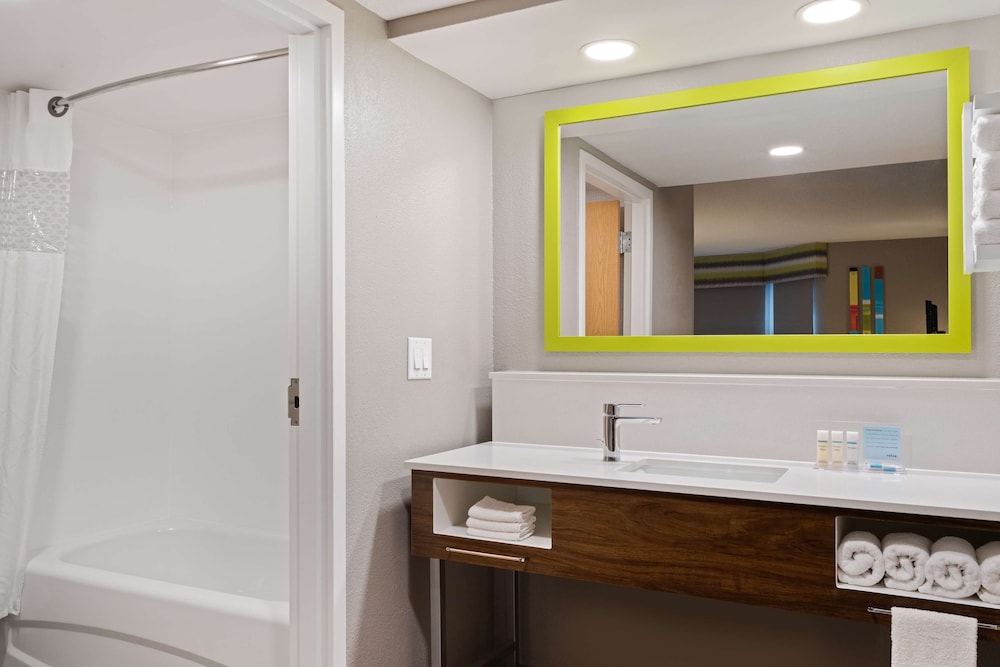 Hampton Inn & Suites Fort Myers Beach Sanibel Gateway - photo 27