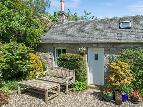 Elnagar Cottage — 4-Star Luxury Hotel in Pitlochry, United Kingdom