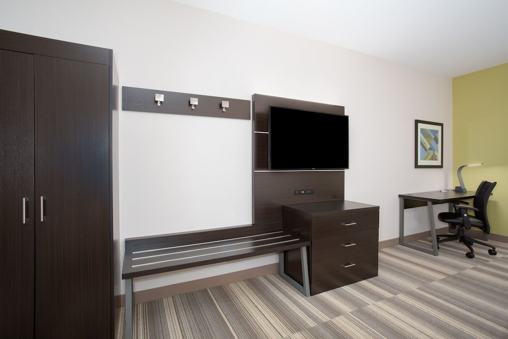 Holiday Inn Express & Suites Lincoln City by IHG - photo 13