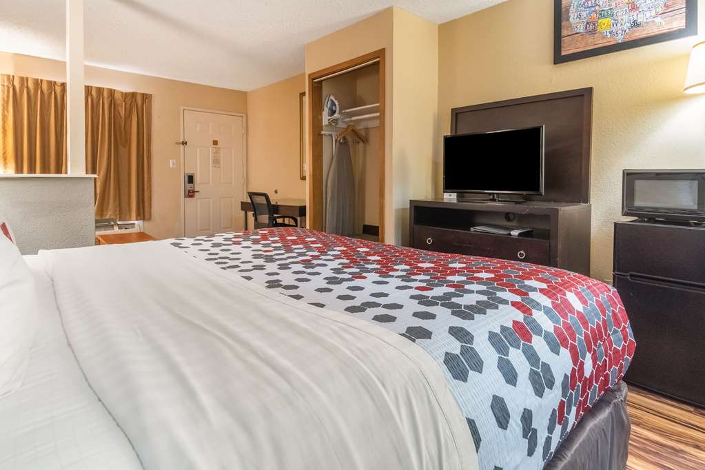Econo Lodge Hillsboro I 35 - photo 12