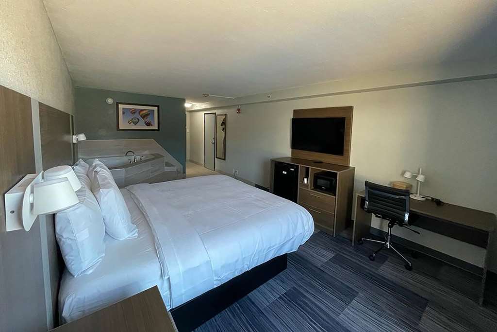 Baymont by Wyndham Chattanooga Eastridge - photo 12