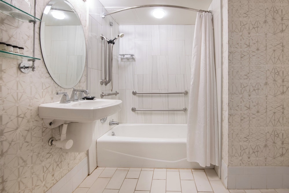Sheraton Suites Philadelphia Airport - photo 13