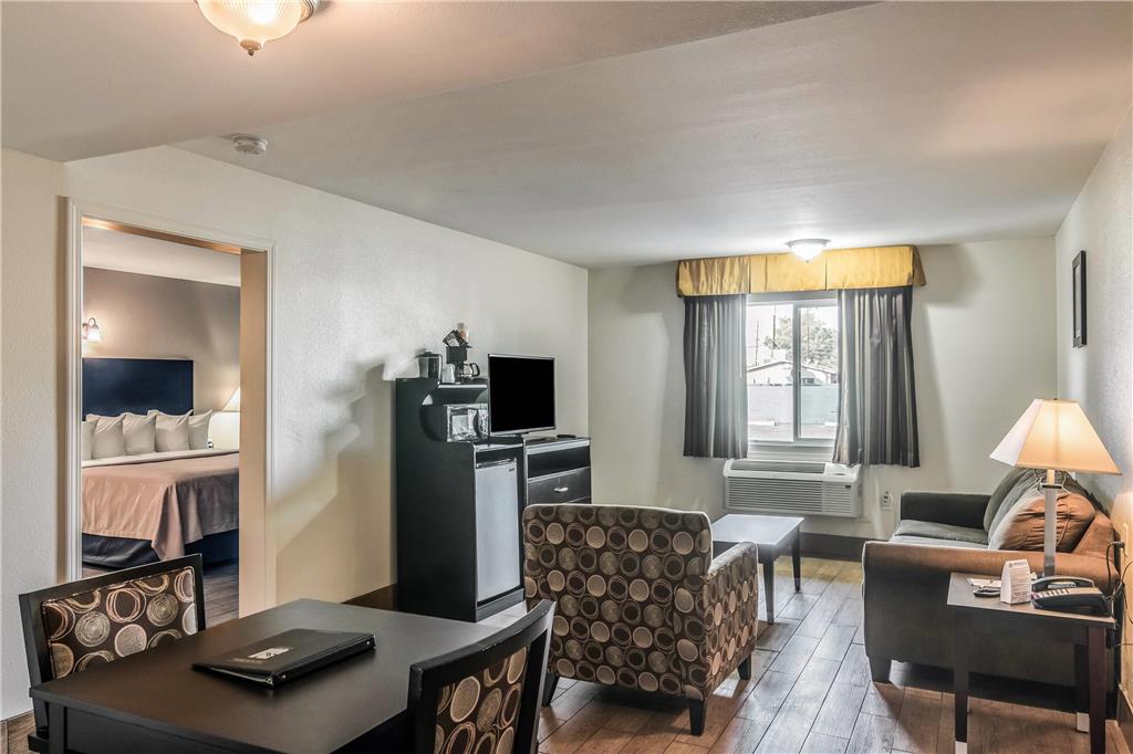 Quality Inn & Suites near Downtown Bakersfield - photo 16