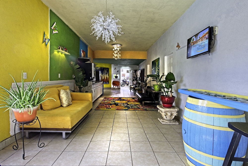 Inn at Palm Springs - photo 2