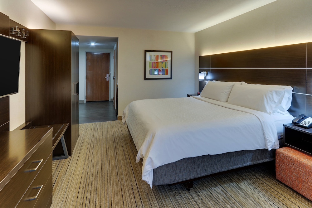 Holiday Inn Express & Suites Troy by IHG - photo 30