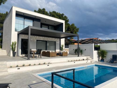 Villa Maris — 4-Star Luxury Hotel in None, Croatia