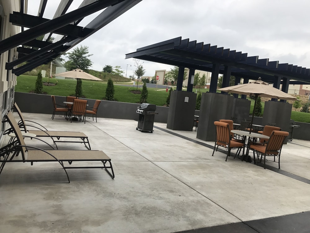 Staybridge Suites Madison Fitchburg - photo 67