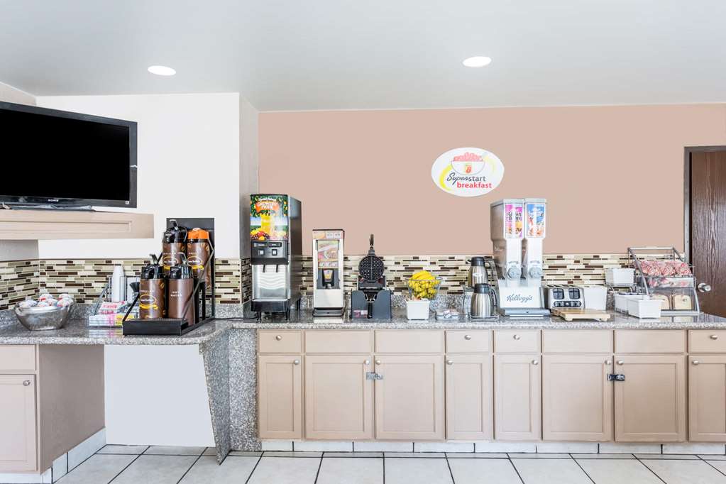 Super 8 by Wyndham El Dorado - photo 13