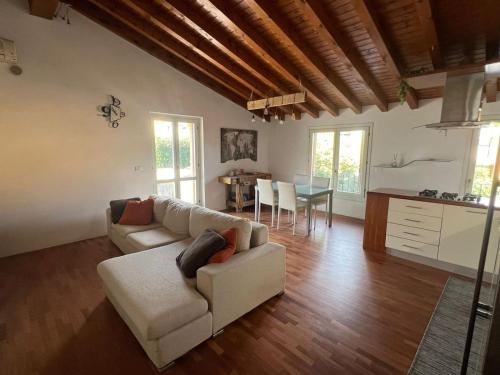 Terrazza Su Volta Mantovana — 4-Star Luxury Hotel in Volta Mantovana, Italy