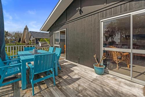 Coastal Oasis Papamoa Beach Holiday Home — 4-Star Luxury Hotel in Tauranga, New Zealand