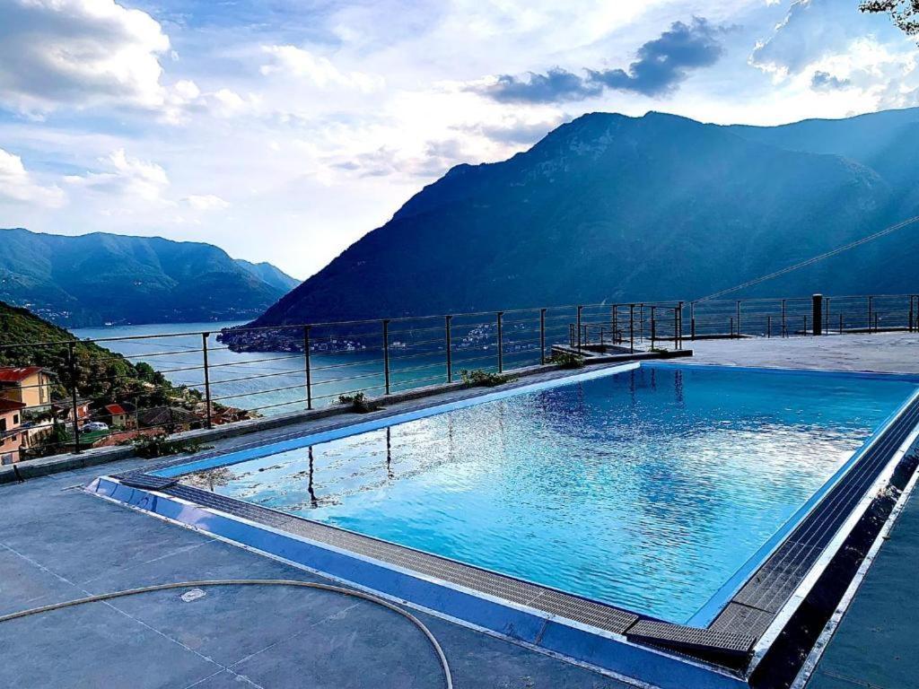 Simon’s Place Lake View — Nesso — photo 3
