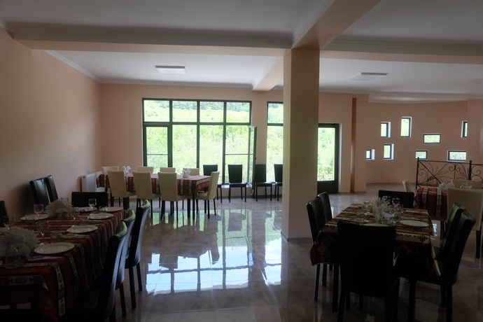 Gudauri Kvesheti - carbon neutral hotel in Step'antsminda