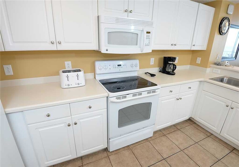 Majestic 1206 East Tower II Three Bedroom Condo - photo 11